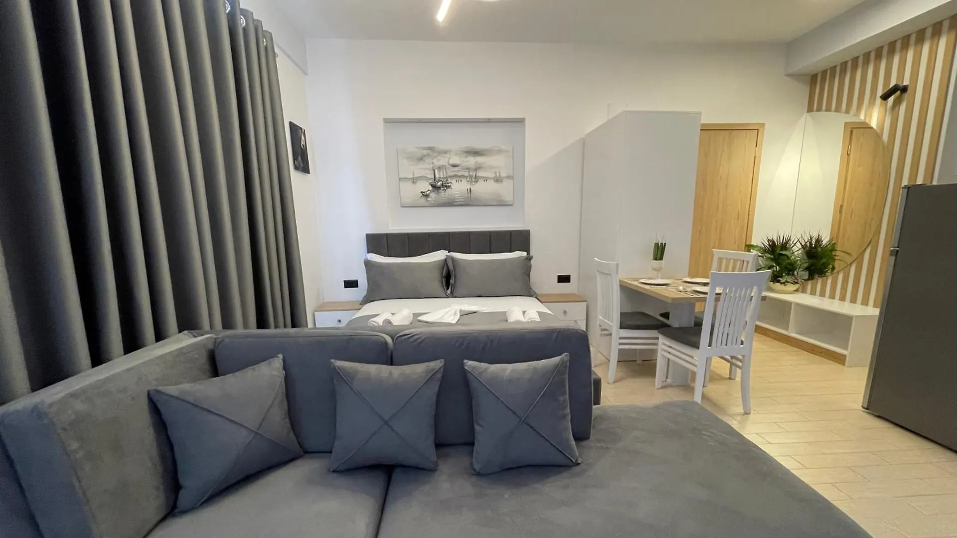 Vaso'S Apartments Sarande