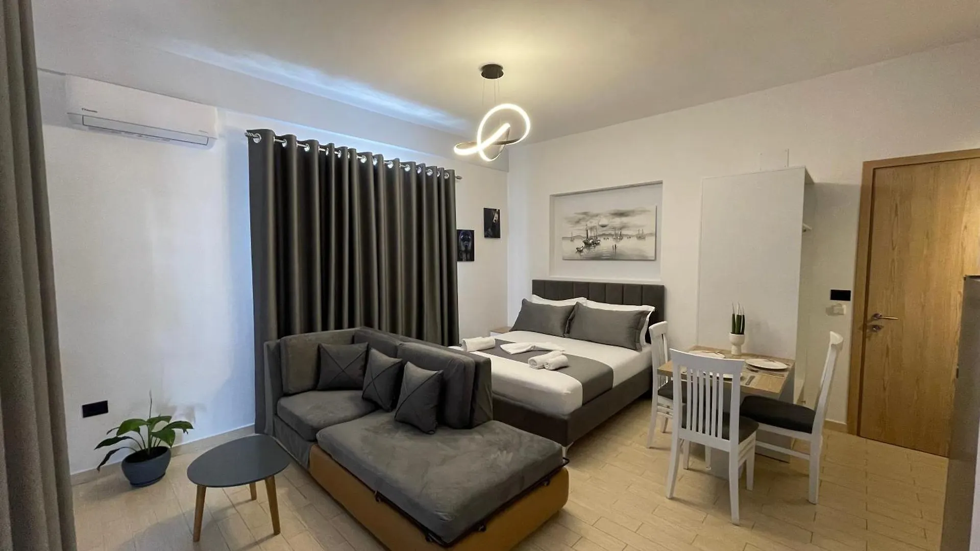 Vaso'S Apartments Sarande
