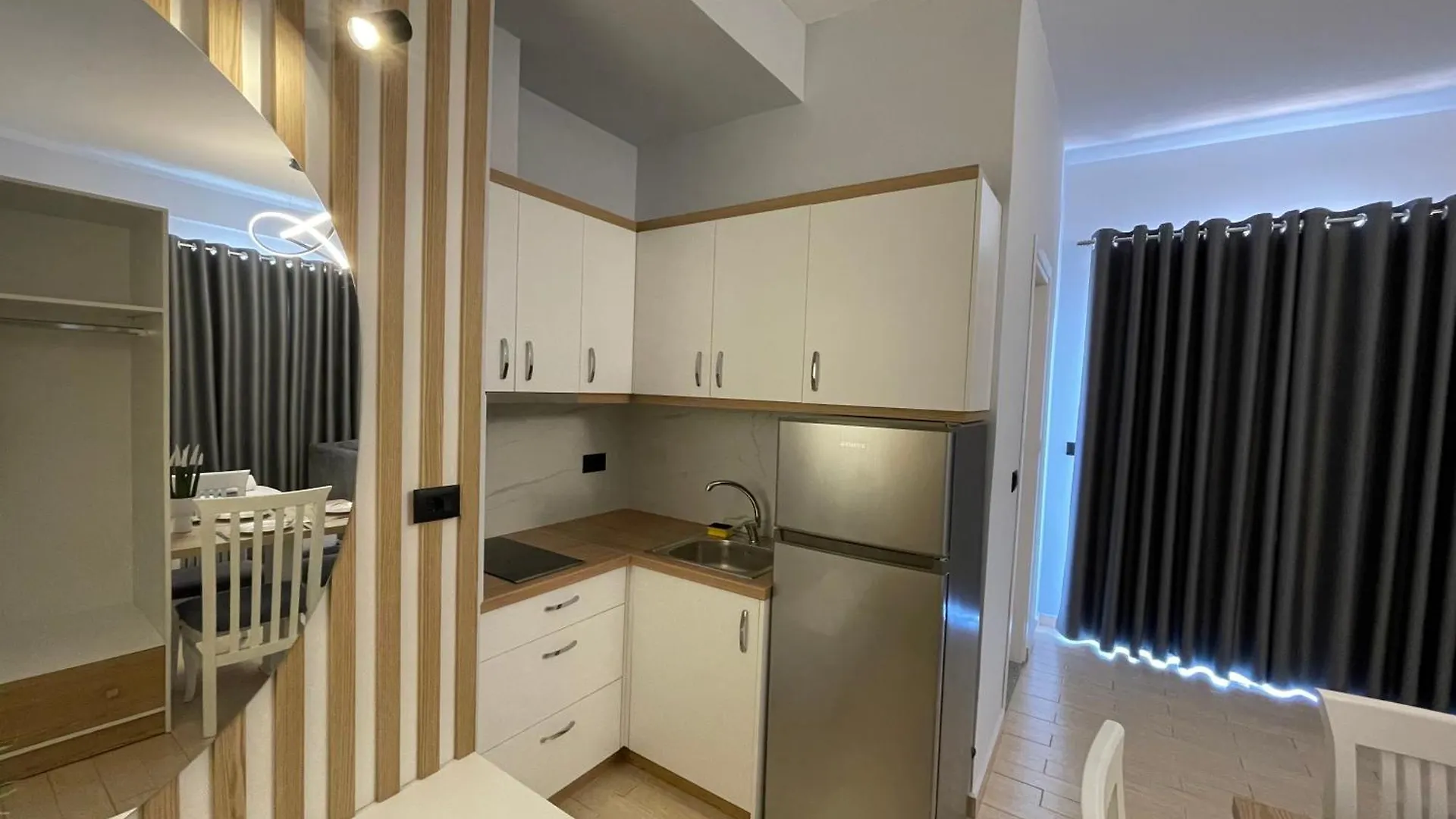 Vaso'S Apartments Sarande