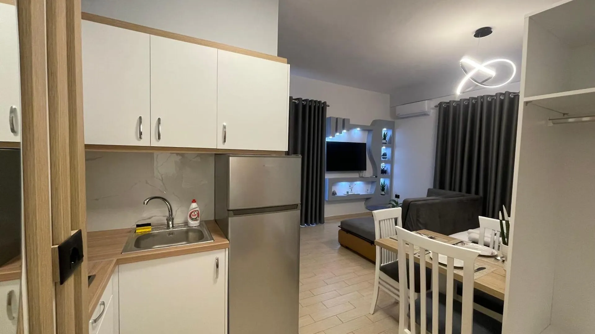 Vaso'S Apartments Sarande Albania