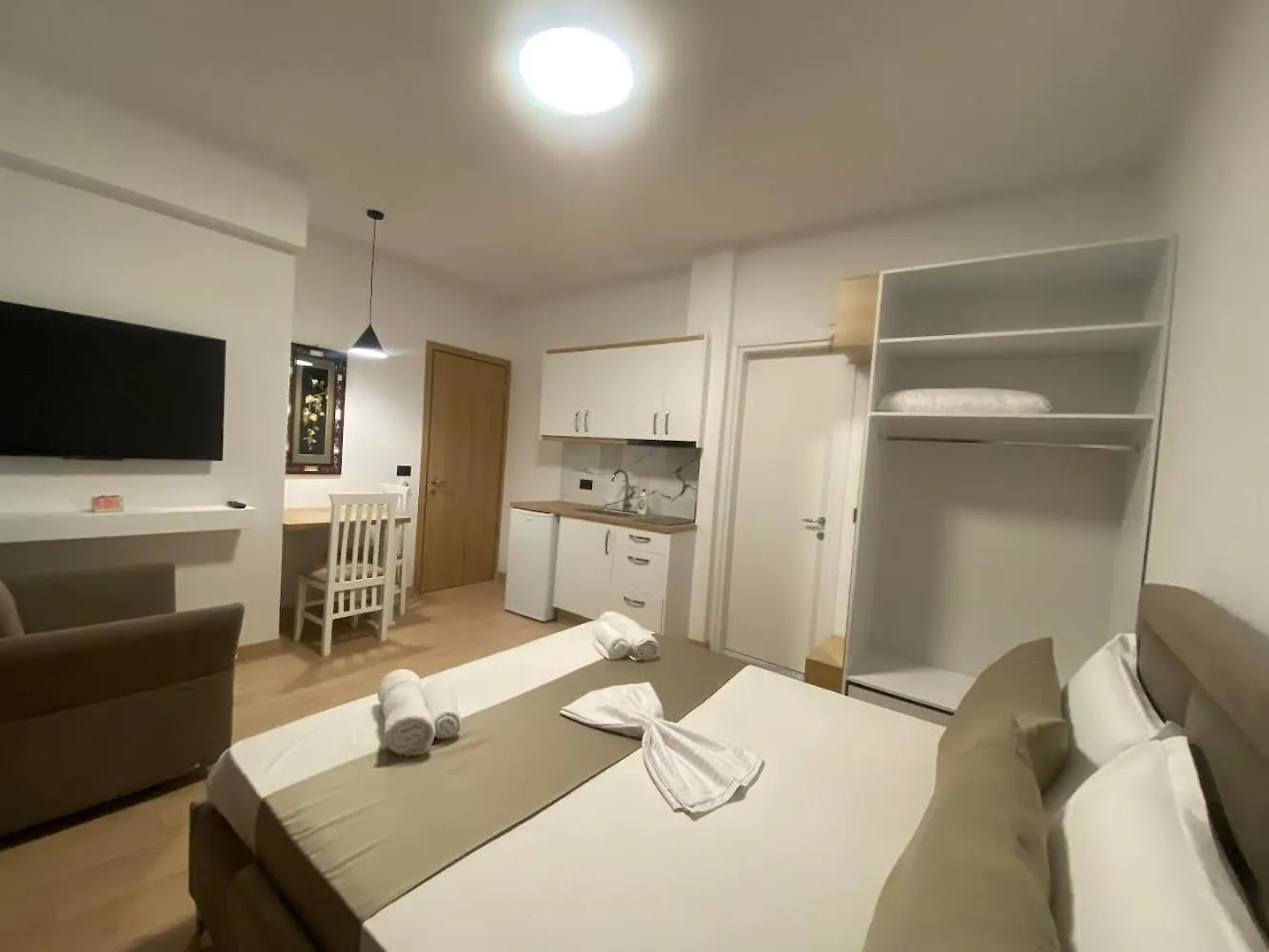 Vaso'S Apartments Sarande