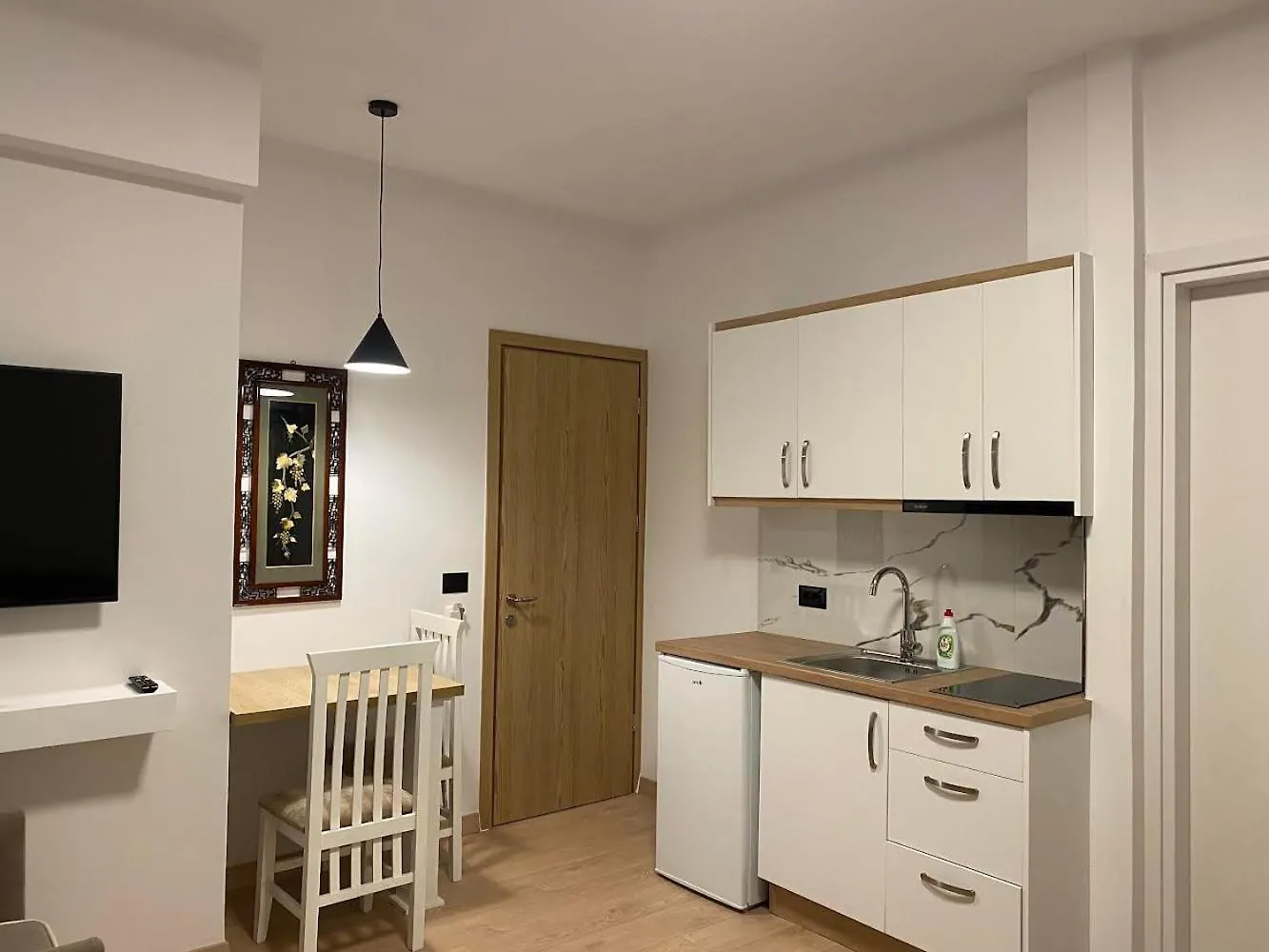 Vaso'S Apartments Sarande
