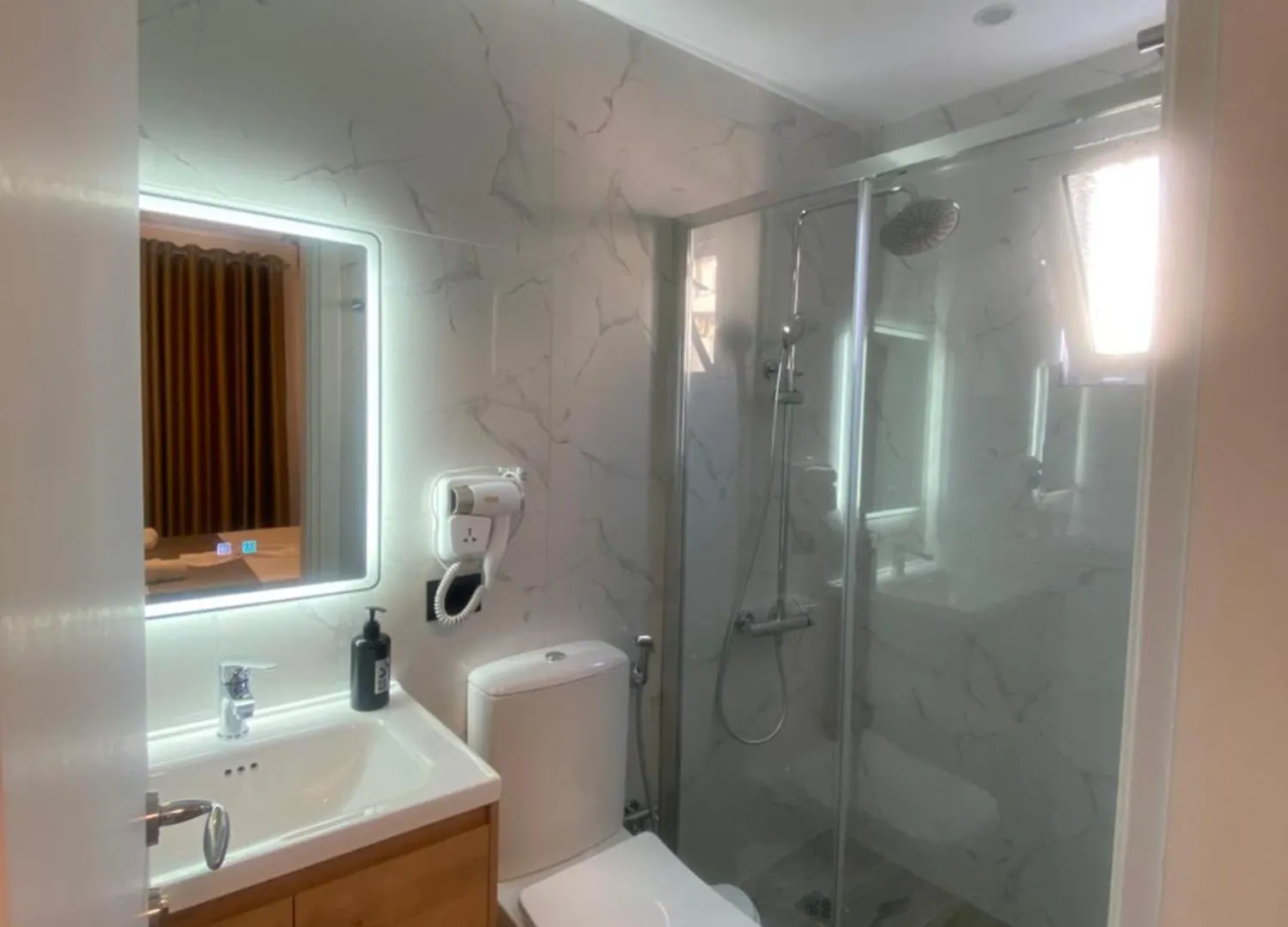 Vaso'S Apartments Sarande
