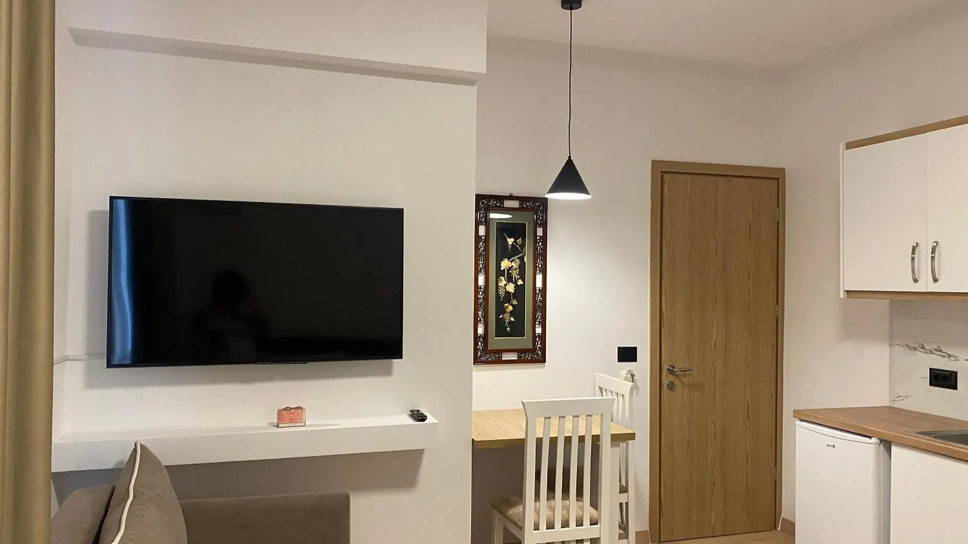 Vaso'S Apartments Sarande